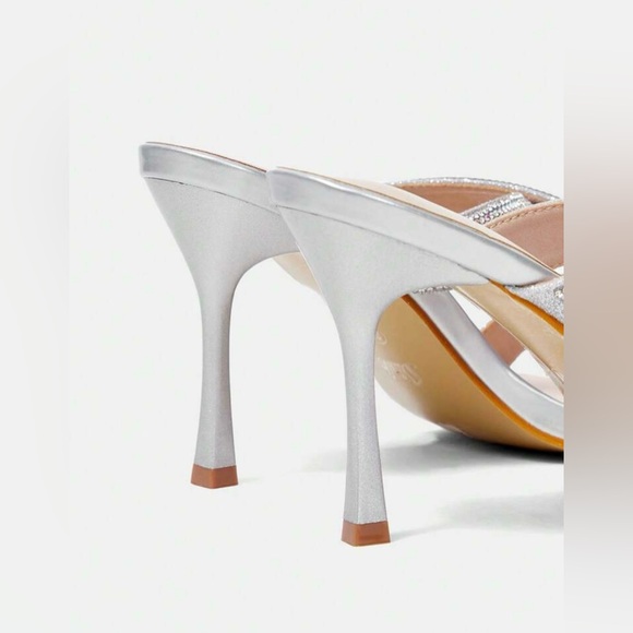 Fashionable Pointed Toe Rhinestone Decor Stiletto Heel
Women'S Sandals - Picture 3 of 5